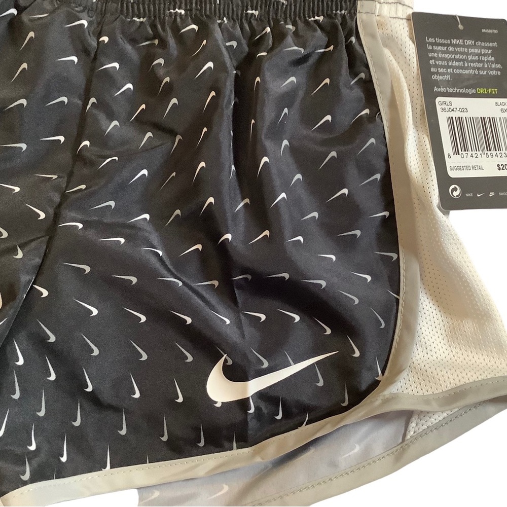 New NWT Nike Girls Sport Dri-Fit
Shorts Size 6X - Picture 3 of 6